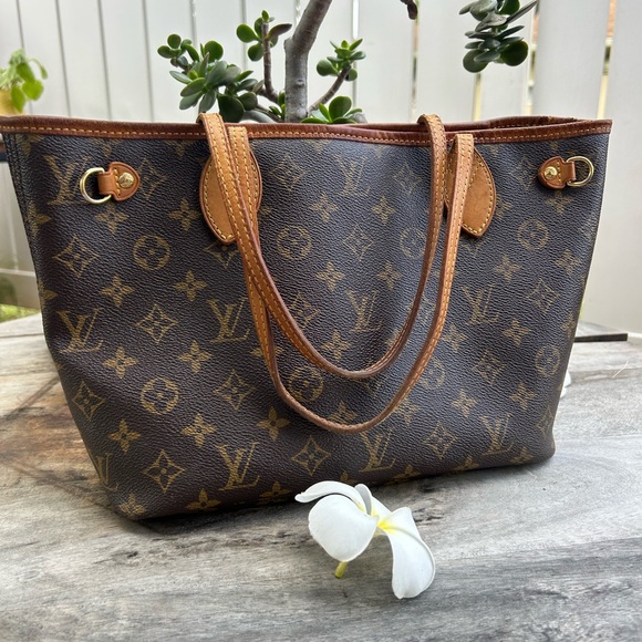 Authentic Louis Vuitton Vintage Neverfull Pm Monogram Tote
SOLD - Picture 2 of 16